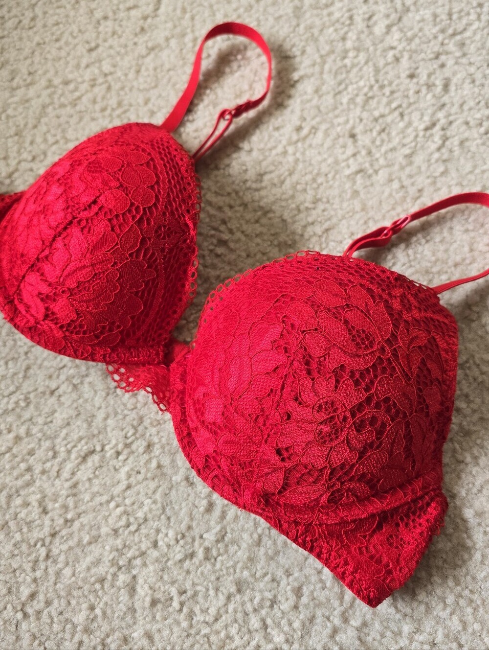 197. La Senza Obsession 34B Red Lace Push-Up Bra - Women Intimates & Sleepwear